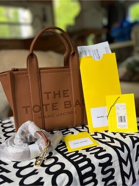 Marc Jacob’s The Leather Small Tote Bag Authentic in Argan Oil